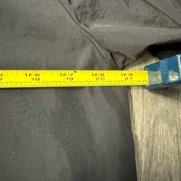 PINK Black Lightweight Zip Jacket w Hood NWT S/M Victoria Secret Windbreaker - Picture 6 of 8